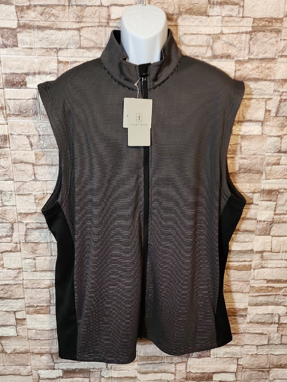 PGA Tour Brand New Men's Black and Gray Vest Soft Warm Thermal